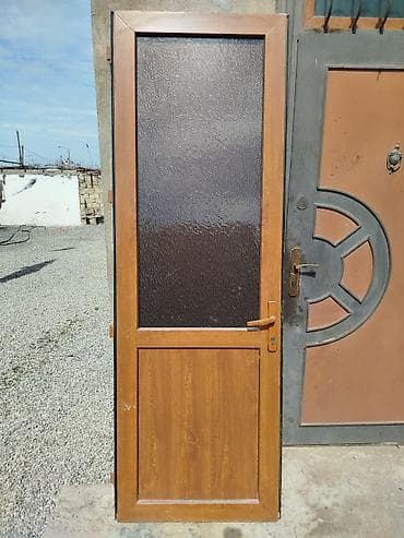 it sekileri: PVC qapı – şüşəli, palıd rəngində - Material: PVC profil, ağac — 1