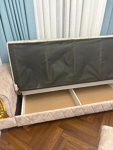 Di̇van-kravat, Açılan, Bazalı, Parça