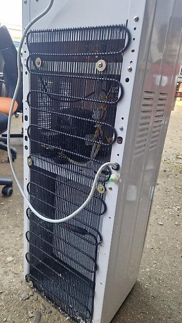 dispenser su qabi: Dispenser Silver, Döşəməüstü, İşlənmiş — 2