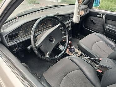 Avtomobil satışı: Mercedes-Benz 190 (W201): 2 l | 1990 il Sedan — 4
