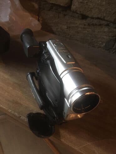 MiniDV videokamera

baterikasi ölüdü qiymetde endirm olacag