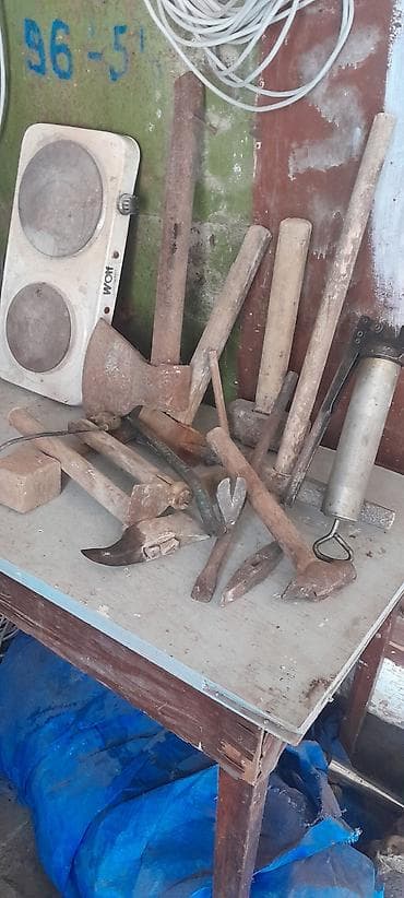 Qarışıq əl alətləri dəsti Satılır müxtəlif tikinti və təsərrüfat
