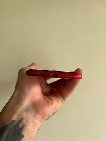 Ferrari: IPhone 11, 128 ГБ, Красный, Face ID — 4