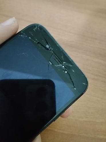 cat ekran: IPhone 7, 32 GB, Qara — 4