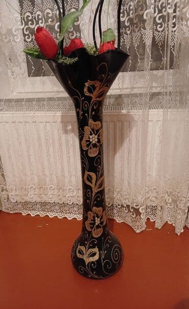 qızıl gül buketi: Güldan satilir icindeki güllerle birge 15 azn unvan sabuncu qesebesi — 2