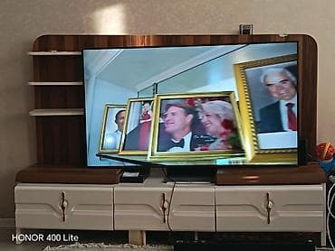 ref: İşlənmiş, Düz TV altlığı, Polkalı, Laminat — 2