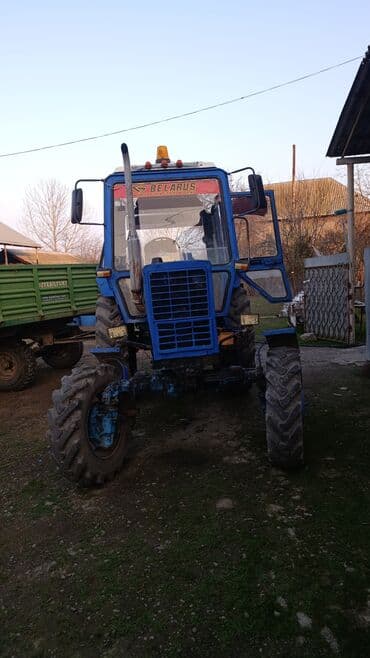 belarus 80: Belarus (MTZ) təkərli traktor - Rəng: mavi - Kabinəli, geniş — 2