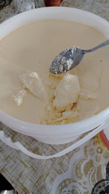 tebi bal: Təbii qaymaq – 1 kilosu 10 manat - Məhsul: Ev üsulu ilə hazırlanmış — 5