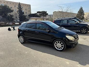 Nəqliyyat: Mercedes-Benz B-Class, qara rəng, 5 qapılı kompakt minivan/hetçbek — 2