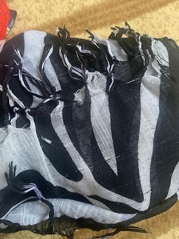 kofta qadin: Qadın şərfləri və yaylıqlar dəsti
Bonelərin ikisi 5 manat — 2