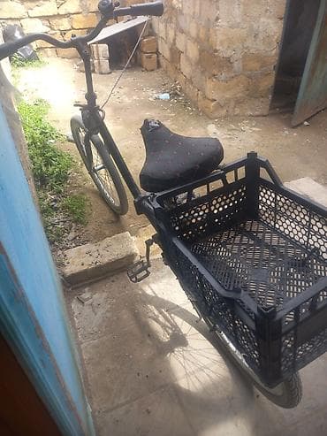Yükdaşıma üçün şəhər velosipedi - Ön tərəfdə iri plastik yük səbəti –