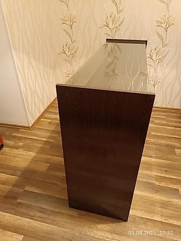 Şüşəli dolab vitrini, İşlənmiş, Ünvandan götürmə — 2
