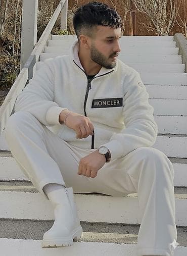 Ofisiant, Kişi, 22 yaş, 5 ildən artıq təcrübə