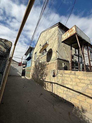 2 mərtəbəli 7 otaqli fərdi yaşayış evi,2 ci mərtəbə tam təmirli,1 ci