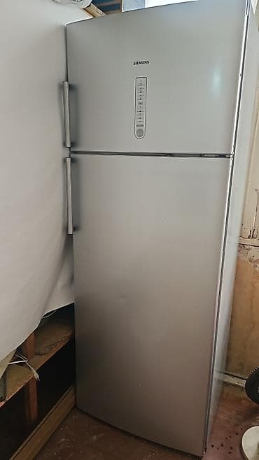250 AZN Soyuducu satılır Ünvan 7mkr unvan NarminSiemens soyuducu