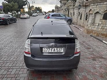 pirus 40 kuza: Toyota Prius: 1.5 л | 2007 г. Хэтчбэк — 4