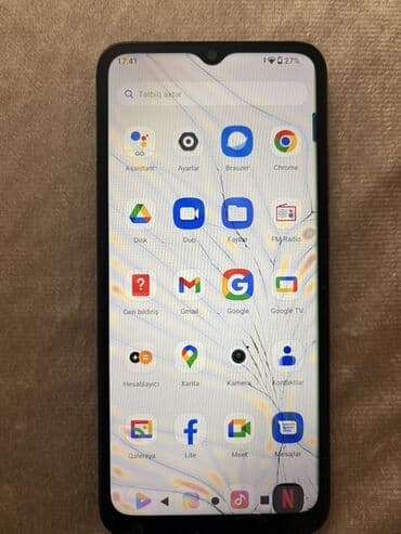 yarı tikli: Xiaomi Redmi A2+ smartfon Şəkildə göründüyü kimi ekranda çat var belə — 4