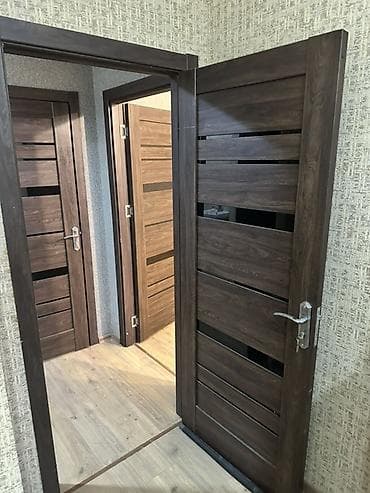 qoz qapı: 6 ededdir. Normal veziyyetdedir. Daxili qapılar dəsti – tünd ağac — 3