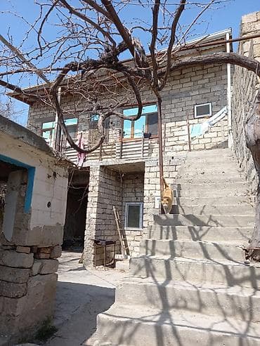 mesdagada heyet evleri: 2 mərtəbəli həyət evi hər mərtəbədə sanitar qovsaq mətbəxdə var orta — 8