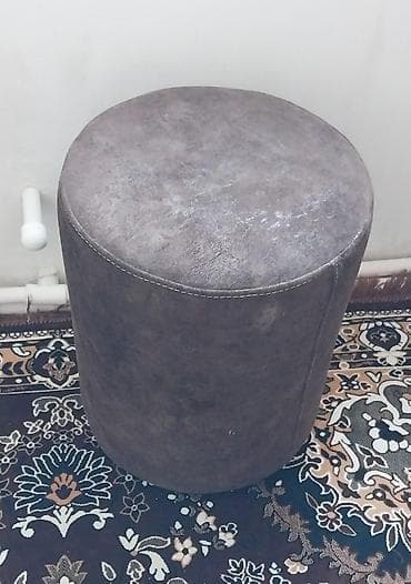 Dairəvi pouf/oturacaq - Forma: silindrik - Rəng: tünd boz (daş lalafo.az -da Dairəvi pouf/oturacaq - Forma: silindrik - Rəng: tünd boz (daş