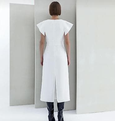 Ağ rəngdə zərif midi don - Minimalist dizayn, heykəlsayağı siluet - lalafo.az -da Ağ rəngdə zərif midi don - Minimalist dizayn, heykəlsayağı siluet -