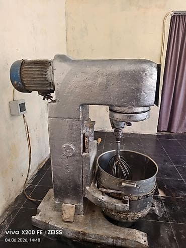 Sənaye tipli xəmir yoğurma və qarışdırma mikseri - Geniş həcmli metal lalafo.az -da Sənaye tipli xəmir yoğurma və qarışdırma mikseri - Geniş həcmli metal