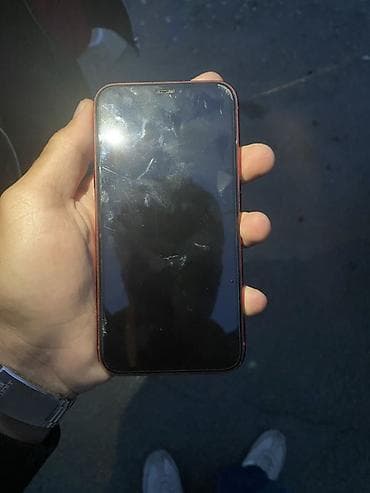 premier 7 kg: IPhone 11, Qırmızı, Face ID — 3