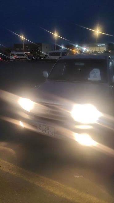 moto debilqe: Mitsubishi Pajero iO (GDI) – kompakt 4x4 krossover/SUV - Gümüşü rəng — 7