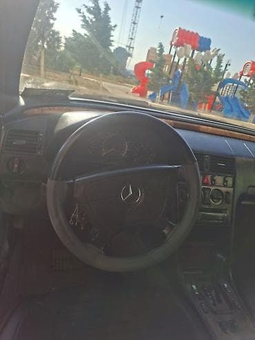 hyundai elantra diffuser: Mercedes-Benz C-Class: 2.3 l | 2000 il Sedan — 4