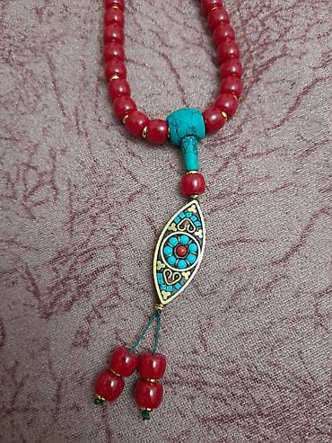 Dini zərgərlik əşyaları: Təsbeh / boyunluq tipli əl işi bəzək əşyası.Qırmızı boncuklardan — 10