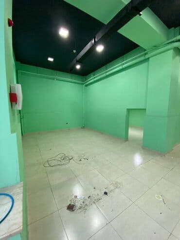 qarayev obyekt: Əhmədlidə ukraina meydanı tərəfdə yerləşən ümumi sahəsi 250 kv,m olan — 18