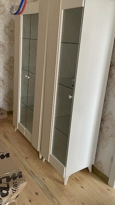 qapi ruckalari: Yeni, Komod — 1