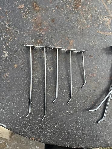 sehirli guzgu: Magaza baglanib vitrin ucun demirler satilir qiymetleri 50 qepiye — 2