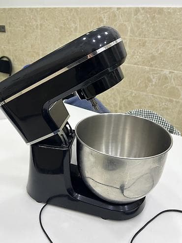 Mikser iki bashliq elave verilir 140 manata satilir hec bir problemi