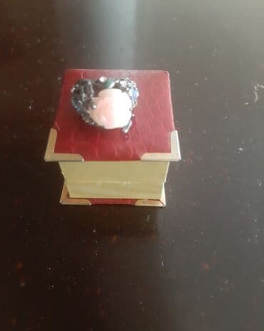 Xaricdən gələn üzük