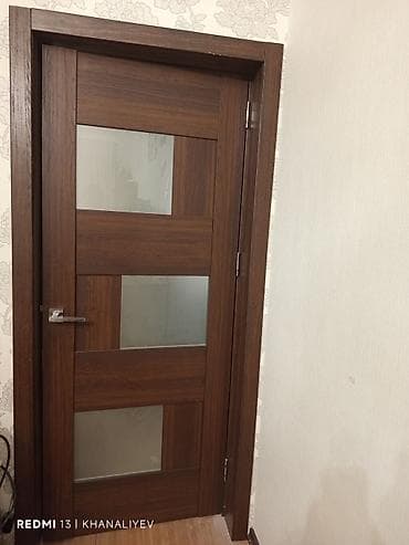 Daxili taxta qapılar – 3 şüşəli model və 2 şüşəsiz model. Qiymətdə