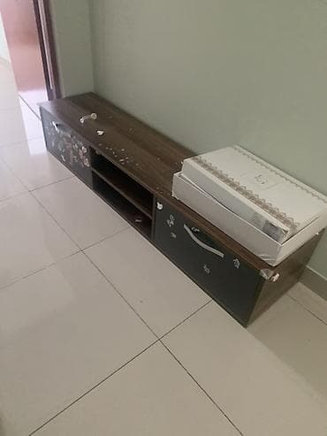 mebel ayağı: Düz TV altlığı, Polkalı, Laminat — 2