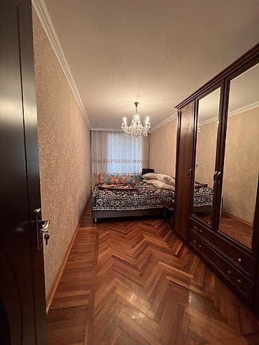 Mənzillər: Bakı, Yasamal, 3 otaqlı, Köhnə tikili, m. İnşaatçılar, 77 kv. m — 2