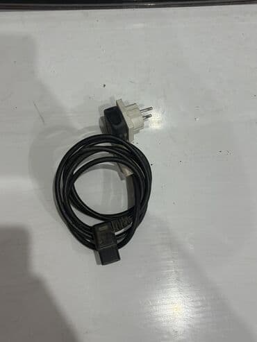 Samsung LCD televizor - Ekran: təxminən 24–26 düym, düz ekran -