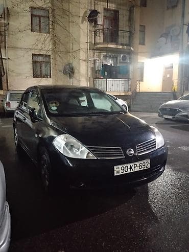 Nissan Tiida: 1.6 l | 2007 il Sedan