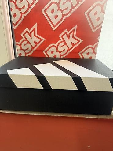 Məhsul: Adidas kişi idman ayaqqabısı Model: Barreda Decode (etiketdə — 4