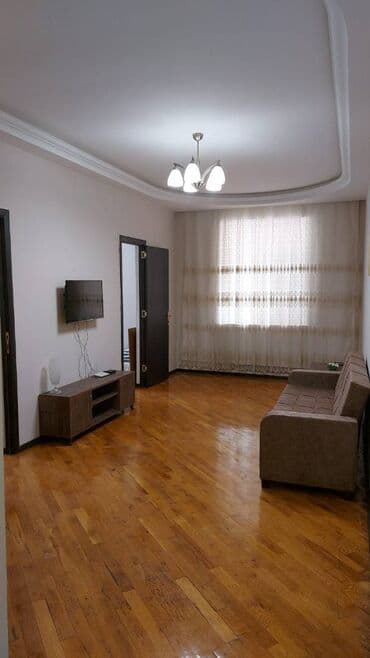 Mənzil yenicə təmir olunub.Bütün otaqlarda pəncərə və ilk işıq var