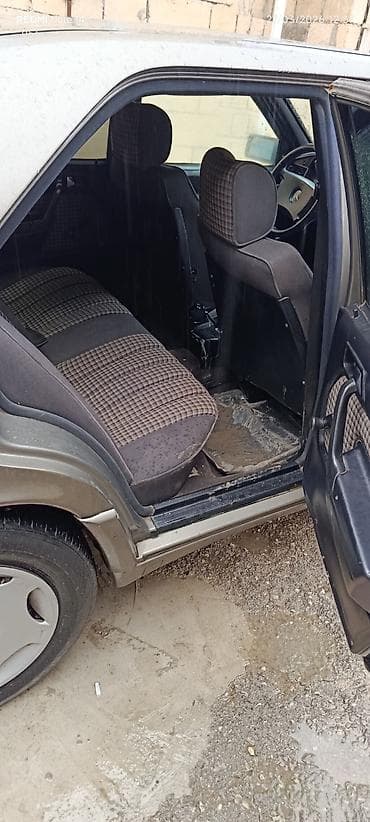 mercedes 190 satisi: Mercedes-Benz 190: 2 l | 1990 il Sedan — 10