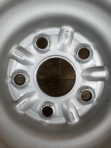 r15 disk teker: 4 ədəd komplekt təkər diski və şin Tayota karolla elantira bu modelere — 4