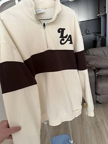 Unisex oversize svitşot Bershka - Rəng: krem fon üzərində tünd