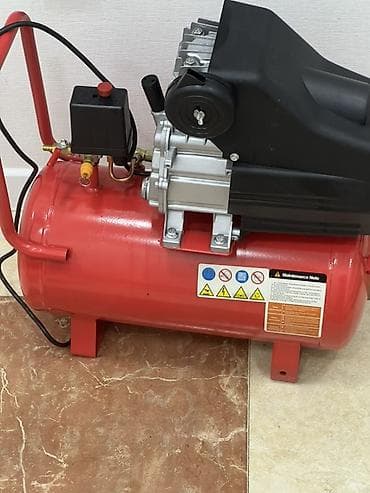 Qırmızı rəngli elektrikli hava kompressoru - Elektriklə işləyən — 1