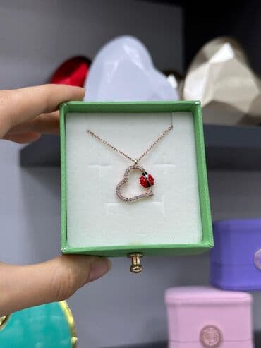 qadınlar üçün strazlı papaqlar: Zərif qadın boyunbağıları – müxtəlif dizayn seçimləri - Model 1 — 8