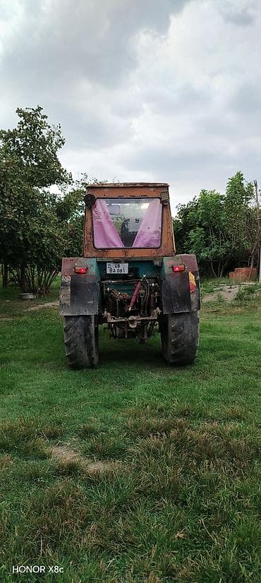 Traktor – universal kənd təsərrüfatı texnikası Hal hazırda işlək — 2