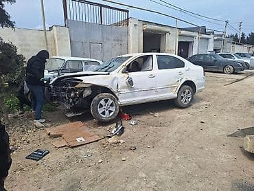 Şkoda okdaviya qezalı ili 2011 mator 1.6 matorda karofqada bir lalafo.az -da Şkoda okdaviya qezalı ili 2011 mator 1.6 matorda karofqada bir