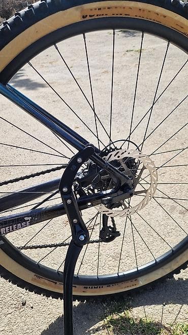 29 velosiped: Dağ/şosse hibrid velosipedi - Alüminium gövdə, aerodinamik dizayn; — 9